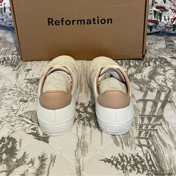 Reformation Harlow Leather Sneaker - Picture 4 of 9